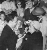 radio-1941-nov-3-bob-heiss-interviewing